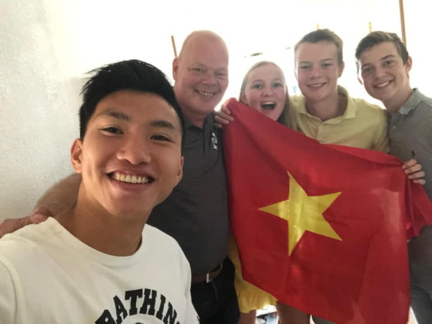 Văn Hậu tạm biệt những người thân cuối cùng tại Hà Lan và về Việt Nam vào ngày hôm nay - Ảnh 1. Văn Hậu tạm biệt những người thân cuối cùng tại Hà Lan và về Việt Nam vào ngày hôm nay - Ảnh 1.