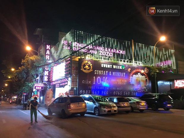 Quán Karaoke trước yêu cầu đóng cửa sau 0h ngày 1/8: Nơi đông đúc, chỗ thưa thớt vắng khách chuẩn bị sẵn sàng tạm dừng hoạt động - Ảnh 3. Quán Karaoke trước yêu cầu đóng cửa sau 0h ngày 1/8: Nơi đông đúc, chỗ thưa thớt vắng khách chuẩn bị sẵn sàng tạm dừng hoạt động - Ảnh 3.