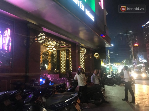 Quán Karaoke trước yêu cầu đóng cửa sau 0h ngày 1/8: Nơi đông đúc, chỗ thưa thớt vắng khách chuẩn bị sẵn sàng tạm dừng hoạt động - Ảnh 2. Quán Karaoke trước yêu cầu đóng cửa sau 0h ngày 1/8: Nơi đông đúc, chỗ thưa thớt vắng khách chuẩn bị sẵn sàng tạm dừng hoạt động - Ảnh 2.