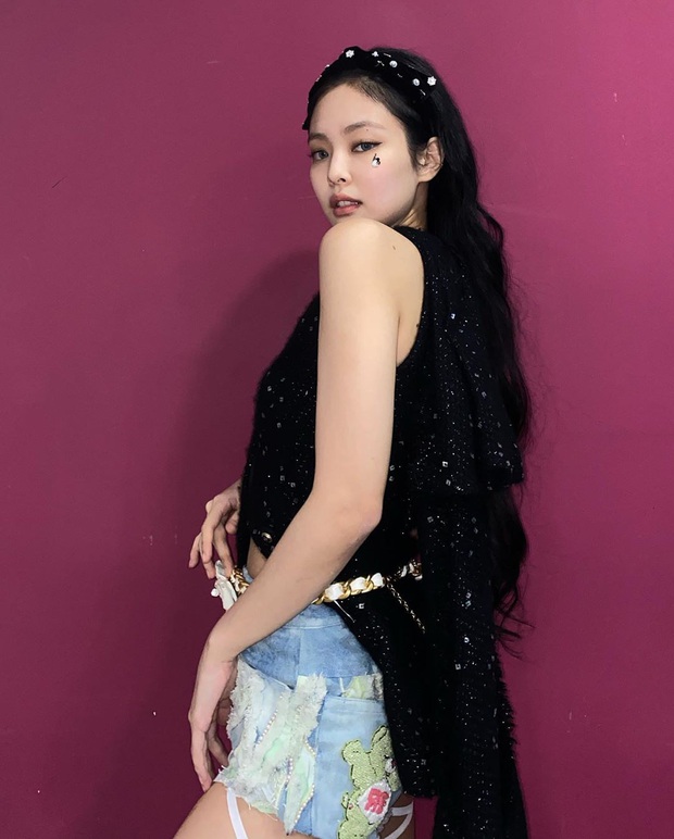 Jennie (BLACKPINK) tạm biệt Dương Quá về tóc đen thần thánh, tút lại visual khiến Knet khó tính cũng phải mê - Ảnh 4.