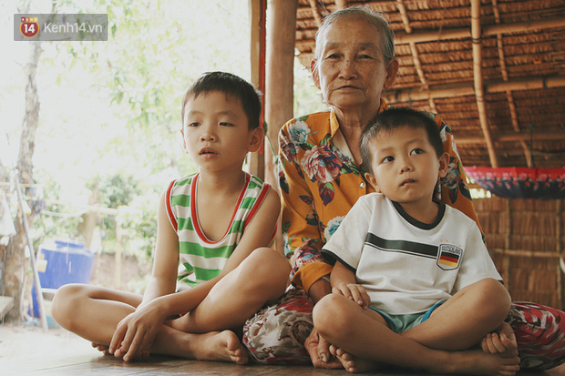 Bố mất, mẹ lặng lẽ bỏ đi khiến 2 đứa trẻ côi cút, đói ăn bên bà nội già yếu: Sao con không có bố mẹ như mấy bạn vậy nội - Ảnh 5.