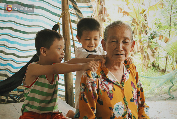 Bố mất, mẹ lặng lẽ bỏ đi khiến 2 đứa trẻ côi cút, đói ăn bên bà nội già yếu: Sao con không có bố mẹ như mấy bạn vậy nội - Ảnh 12.