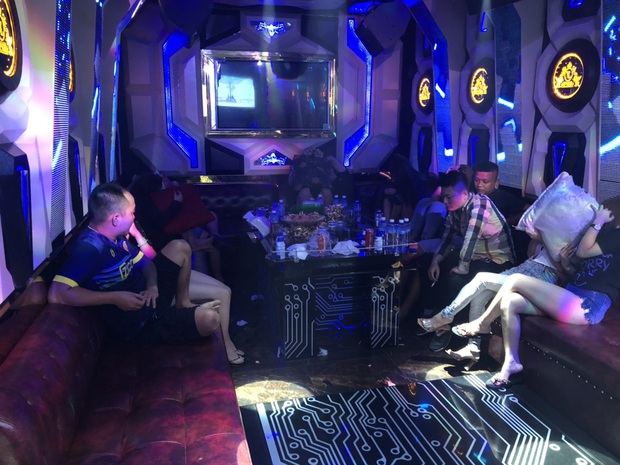 Đột kích vào quán karaoke ở Sài Gòn phát hiện 87 dân chơi dương tính với chất ma tuý - Ảnh 9.