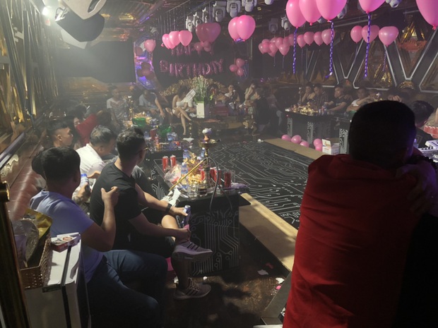 Đột kích vào quán karaoke ở Sài Gòn phát hiện 87 dân chơi dương tính với chất ma tuý - Ảnh 3.