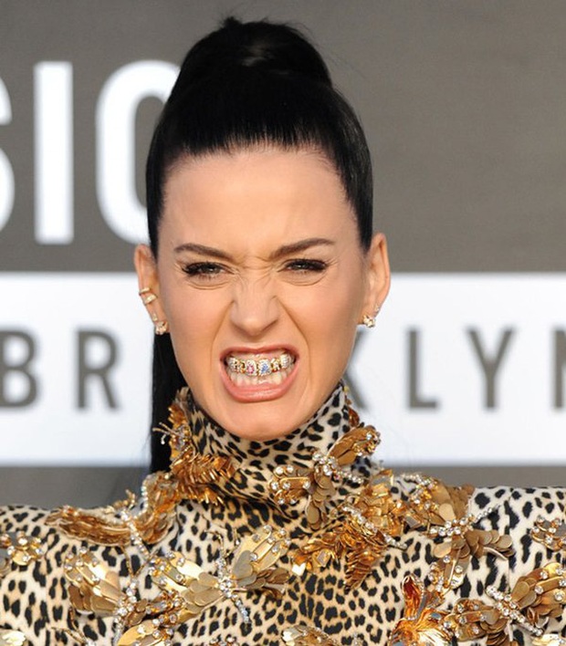 MV Binz được Ông trùm trang sức của Katy Perry, Miley Cyrus, Justin Bieber... chia sẻ và khen ngợi nồng nhiệt! - Ảnh 7. MV Binz được Ông trùm trang sức của Katy Perry, Miley Cyrus, Justin Bieber... chia sẻ và khen ngợi nồng nhiệt! - Ảnh 7.
