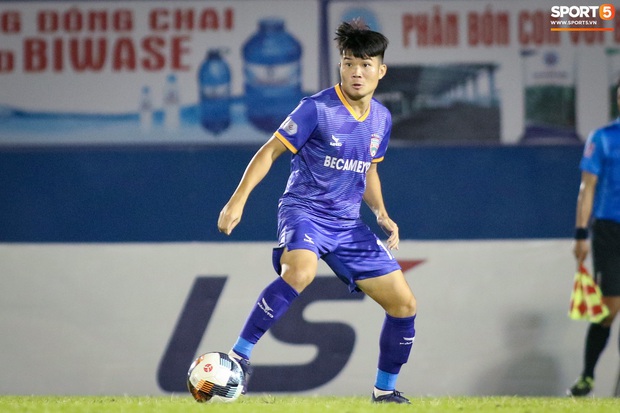 Cựu sao trẻ U20 Việt Nam từng công khai tìm đội bóng tôn trọng mình hơn, tự nhìn nhận bản thân còn kém, phải lao vào tập luyện - Ảnh 2. Cựu sao trẻ U20 Việt Nam từng công khai tìm đội bóng tôn trọng mình hơn, tự nhìn nhận bản thân còn kém, phải lao vào tập luyện - Ảnh 2.
