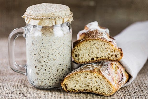 Giải mã sức hút của chiếc bánh mì bột chua xịn sò, làm mất 5 ngày liền mà hội chị em yêu bếp vẫn thi nhau thử sức - Ảnh 1. Giải mã sức hút của chiếc bánh mì bột chua xịn sò, làm mất 5 ngày liền mà hội chị em yêu bếp vẫn thi nhau thử sức - Ảnh 1.