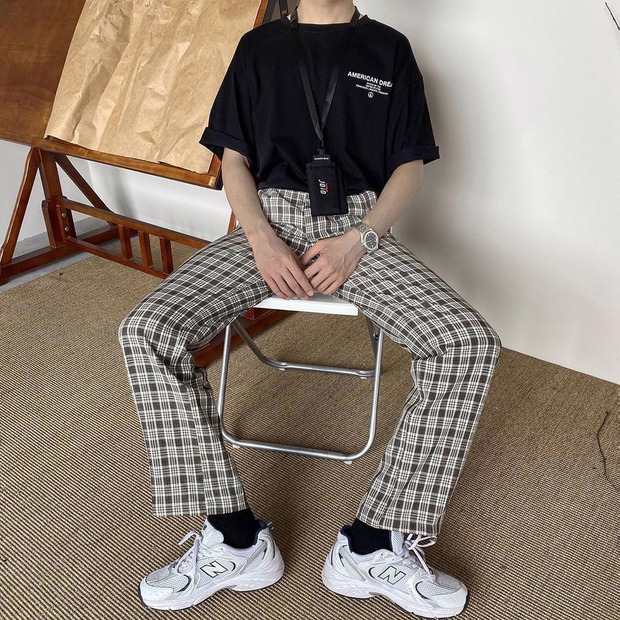 Chỉ với chiếc áo phông cơ bản, các chàng trai có thể “chế cháo” được nhiều outfit bảnh tỏn hết nấc - Ảnh 5. Chỉ với chiếc áo phông cơ bản, các chàng trai có thể “chế cháo” được nhiều outfit bảnh tỏn hết nấc - Ảnh 5.