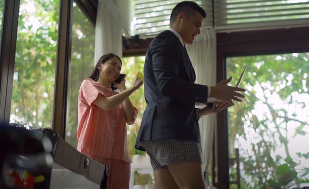 The moment when the family of the most beautiful beauties in the Philippines drowns each other out: The wife is wearing pajamas, the husband is wearing a neat vest and shorts on the bottom - Photo 2.