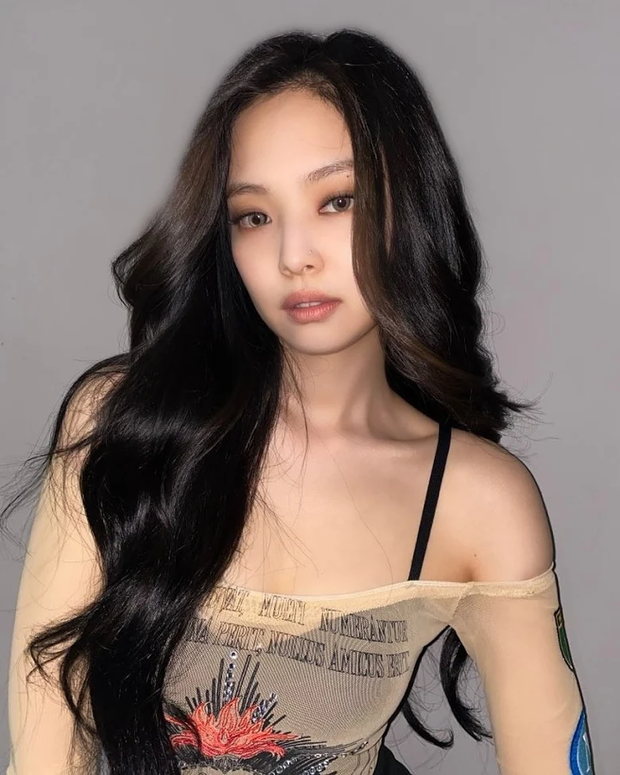 5 idol lột xác khác một trời một vực khi để mặt mộc: Jennie - Chaeyoung như học sinh, nhưng choáng nhất là Hwasa - Ảnh 2.