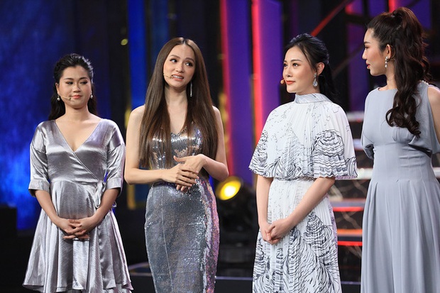 Vì sao Hoa hậu Hương Giang luôn được đông đảo khán giả yêu mến mỗi khi tham gia các show truyền hình? - Ảnh 7. Vì sao Hoa hậu Hương Giang luôn được đông đảo khán giả yêu mến mỗi khi tham gia các show truyền hình? - Ảnh 7.