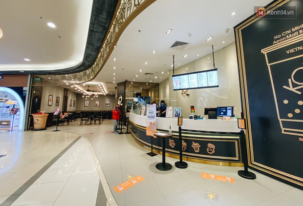 Chùm ảnh: Trung tâm Aeon Mall Bình Tân vắng tanh, đìu hiu chưa từng có giữa dịch Covid-19 - Ảnh 3. Chùm ảnh: Trung tâm Aeon Mall Bình Tân vắng tanh, đìu hiu chưa từng có giữa dịch Covid-19 - Ảnh 3.