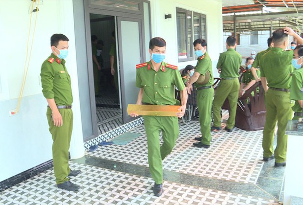 Thuê đúc 27 tấn vàng giả để lừa đảo hàng chục tỷ đồng - Ảnh 1. Thuê đúc 27 tấn vàng giả để lừa đảo hàng chục tỷ đồng