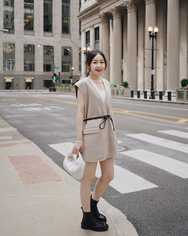 Chị em mau hóng ngay kiểu váy áo sát nách đang được Mai Ngọc mê tít, đã sang chảnh còn che được bắp tay to - Ảnh 6. Chị em mau hóng ngay kiểu váy áo sát nách đang được Mai Ngọc mê tít, đã sang chảnh còn che được bắp tay to - Ảnh 6.