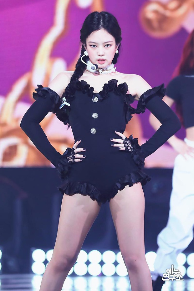 “Song Hye Kyo Trung Quốc” leo thẳng lên top tìm kiếm Weibo vì body như búp bê Barbie, chặt đẹp cả Jennie - Ảnh 5.