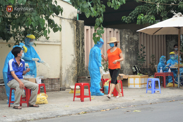 Nhiều bệnh nhân xét nghiệm lần 3 mới phát hiện nhiễm Covid-19 - Ảnh 1. Nhiều bệnh nhân xét nghiệm lần 3 mới phát hiện nhiễm Covid-19 - Ảnh 1.