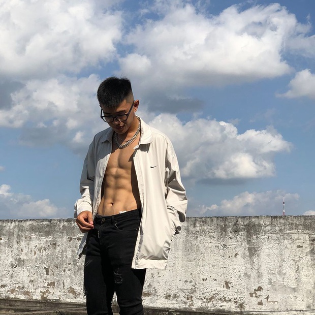 Hội mê trai vừa gọi tên cậu bạn 2k3 với màn lột xác từ bụng mỡ thành 6 múi xịn sò - Ảnh 4. Hội mê trai vừa gọi tên cậu bạn 2k3 với màn lột xác từ bụng mỡ thành 6 múi xịn sò - Ảnh 4.
