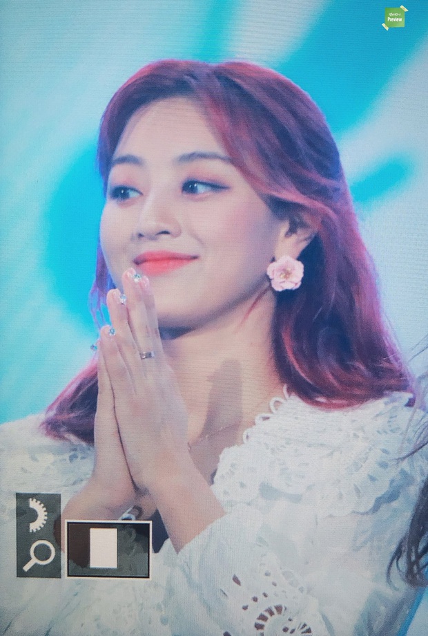 Chết cười hình ảnh các fansite tại Soribada Awards bị tóm lúc chụp trộm, may mà những tấm ảnh sót lại vẫn okila! - Ảnh 13. Chết cười hình ảnh các fansite tại Soribada Awards bị tóm lúc chụp trộm, may mà những tấm ảnh sót lại vẫn okila! - Ảnh 13.