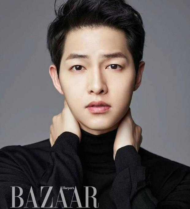 Song Joong Ki Went Out With His Family Indifferently After Being Kicked By Song Hye Kyo