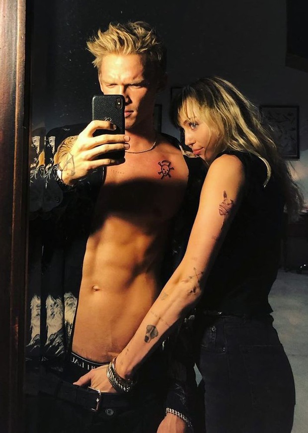 HOT: Miley Cyrus chia tay tình trẻ kém 5 tuổi Cody Simpson chỉ sau 10 tháng hẹn hò - Ảnh 8.