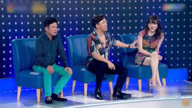 Diện một bộ đầm nhưng lên truyền hình lại béo hơn ảnh tự chụp: Thiều Bảo Trâm đính chính do góc máy, còn dân tình chỉ mải ngắm body và chiêu giữ dáng của cô - Ảnh 1. Diện một bộ đầm nhưng lên truyền hình lại béo hơn ảnh tự chụp: Thiều Bảo Trâm đính chính do góc máy, còn dân tình chỉ mải ngắm body và chiêu giữ dáng của cô - Ảnh 1.