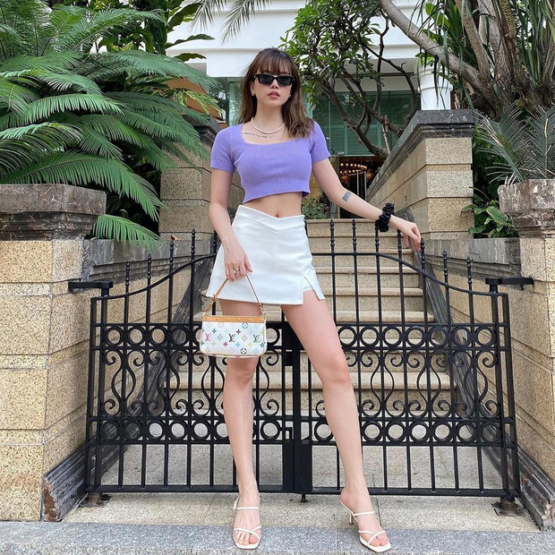 Diện một bộ đầm nhưng lên truyền hình lại béo hơn ảnh tự chụp: Thiều Bảo Trâm đính chính do góc máy, còn dân tình chỉ mải ngắm body và chiêu giữ dáng của cô - Ảnh 11. Diện một bộ đầm nhưng lên truyền hình lại béo hơn ảnh tự chụp: Thiều Bảo Trâm đính chính do góc máy, còn dân tình chỉ mải ngắm body và chiêu giữ dáng của cô - Ảnh 11.