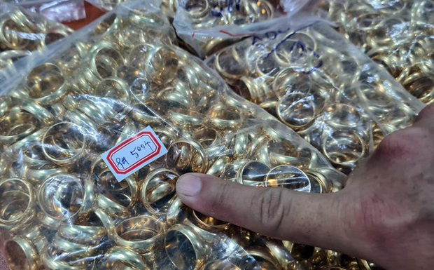  18.000 người sập bẫy nhóm thanh niên mở đường dây tặng vàng tri ân như thế nào? - Ảnh 1.