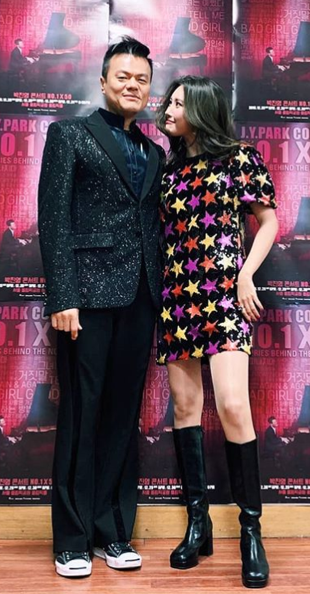 Ông trùm JYP nhảy đôi với Sunmi cực tình tứ nhưng lại gây tranh cãi vì làm khán giả thấy không thoải mái, bị cho là phản cảm? - Ảnh 13.