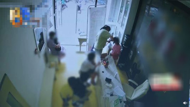 Cắt tóc của học sinh, cô giáo phải bồi thường hơn 66 triệu đồng, nhưng ai nấy lại phẫn nộ với lý do đưa ra của gia đình bé gái - Ảnh 2.