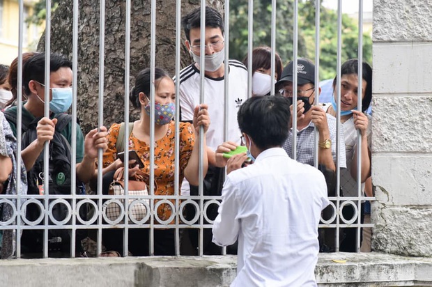 Nam sinh hốt hoảng vì quên máy tính trước giờ thi và hành động cứu nguy ấm lòng của phụ huynh được dân mạng thả tim rần rần - Ảnh 2.
