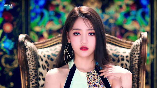 10 idol Kpop có đôi mắt “tam bạch” cực hiếm: Tưởng khuyết điểm nhưng giúp Lisa (BLACKPINK), V (BTS) nâng tầm visual - Ảnh 14.