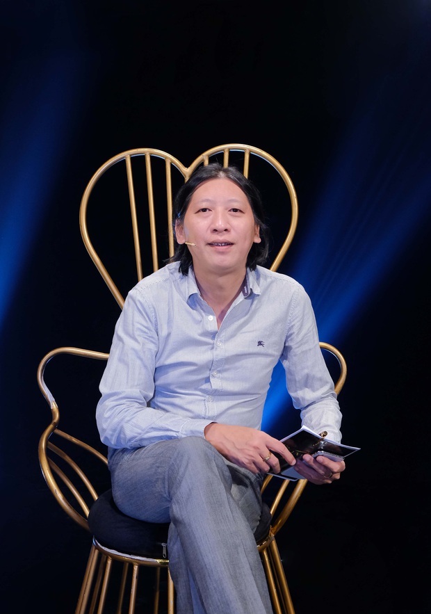 Bà bầu Thúy Vân được chồng chăm từng miếng ăn trong hậu trường show - Ảnh 7.