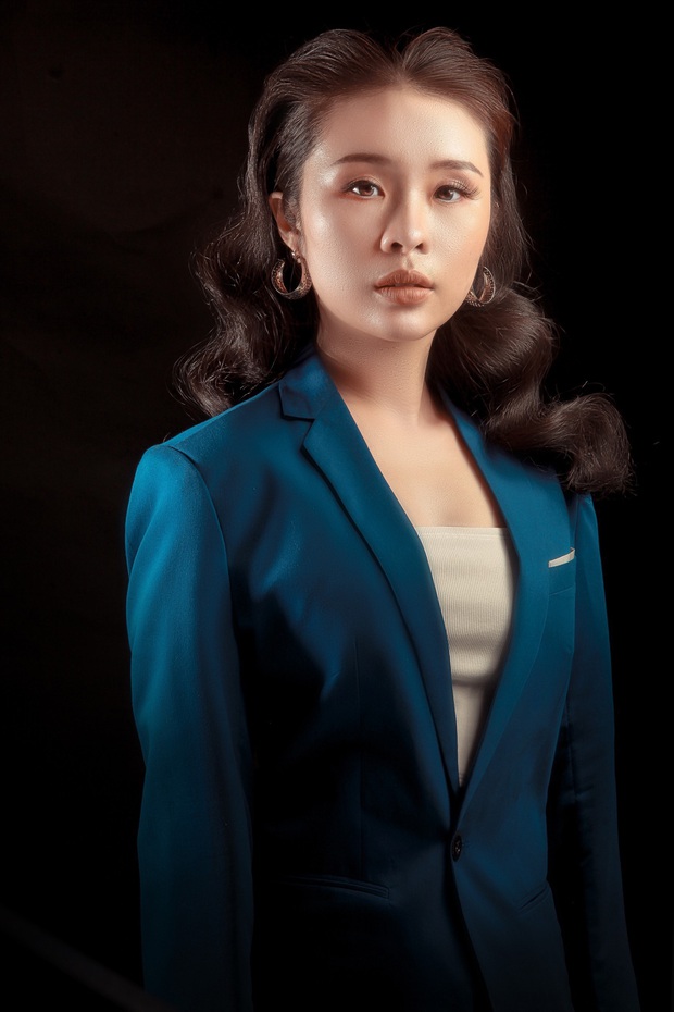 Bà bầu Thúy Vân được chồng chăm từng miếng ăn trong hậu trường show - Ảnh 16.