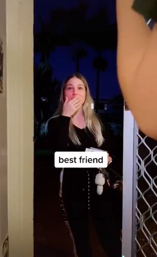 2 tháng sau khi gây bão MXH với khuôn mặt chuẩn hình vuông do phẫu thuật thẩm mỹ, cô gái trẻ tái xuất với diện mạo lột xác - Ảnh 2.