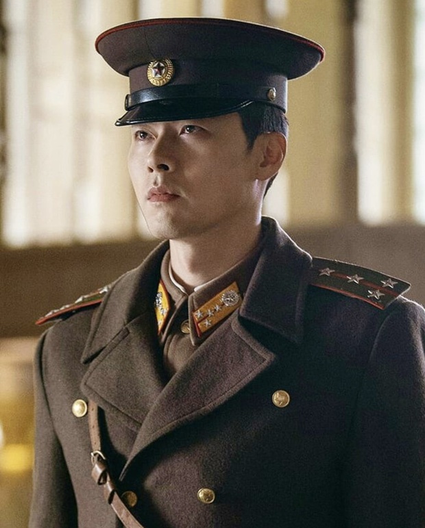 Đại úy Hyun Bin đâm đơn kiện nhà xuất bản Nhật Bản vì tự ý phát hành sách ảnh thời đi lính - Ảnh 1.