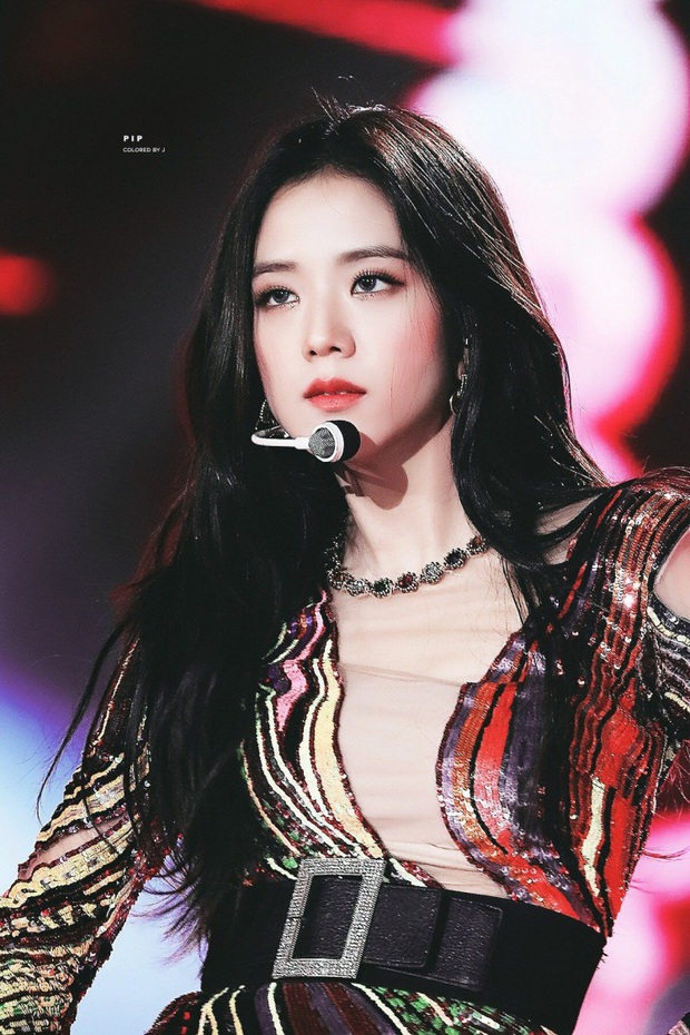 Từng đối đầu IU từ thời còn phèn, Jisoo (BLACKPINK) liệu có bùng nổ hay hóa bình hoa di động ở phim mới? - Ảnh 1.