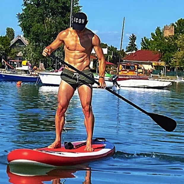 Ngắm body cực phẩm của những thủ môn Việt kiều điển trai - Ảnh 3.