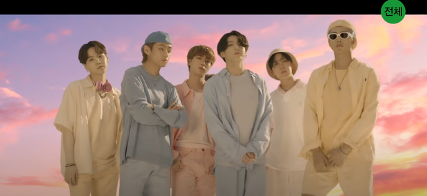 5 khoảnh khắc bạn bỏ lỡ trong teaser MV của BTS: Đội hình xếp theo thứ tự gia nhập Big Hit, ngược về quá khứ tri ân các boyband huyền thoại? - Ảnh 4.