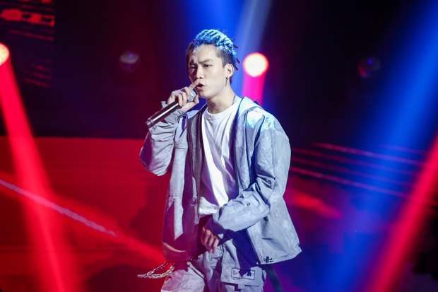 King Of Rap: Á hậu Kiều Loan diện đầm đuôi cá lộng lẫy bắn rap về chân dài não ngắn - Ảnh 4. King Of Rap: Á hậu Kiều Loan diện đầm đuôi cá lộng lẫy bắn rap về chân dài não ngắn - Ảnh 4.