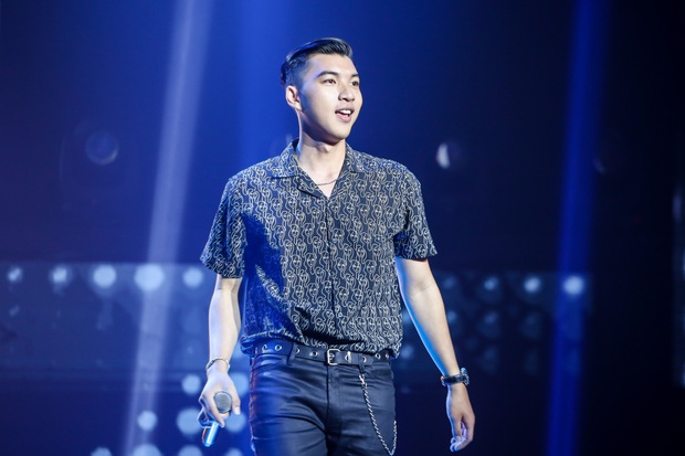 King Of Rap: Á hậu Kiều Loan diện đầm đuôi cá lộng lẫy bắn rap về chân dài não ngắn - Ảnh 14. King Of Rap: Á hậu Kiều Loan diện đầm đuôi cá lộng lẫy bắn rap về chân dài não ngắn - Ảnh 14.