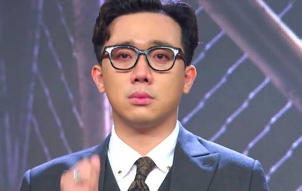 Rơi nước mắt ngay tập mở màn Rap Việt, Trấn Thành được khen ngợi bởi lối dẫn dắt chuyên nghiệp - Ảnh 1. Rơi nước mắt ngay tập mở màn Rap Việt, Trấn Thành được khen ngợi bởi lối dẫn dắt chuyên nghiệp - Ảnh 1.