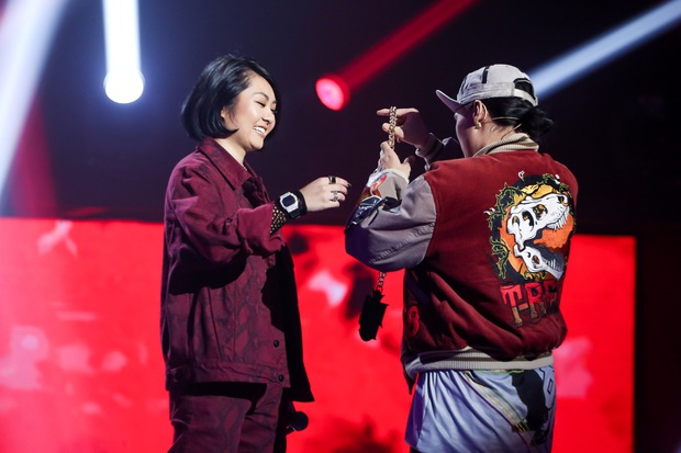 King Of Rap: Á hậu Kiều Loan diện đầm đuôi cá lộng lẫy bắn rap về chân dài não ngắn - Ảnh 9. King Of Rap: Á hậu Kiều Loan diện đầm đuôi cá lộng lẫy bắn rap về chân dài não ngắn - Ảnh 9.