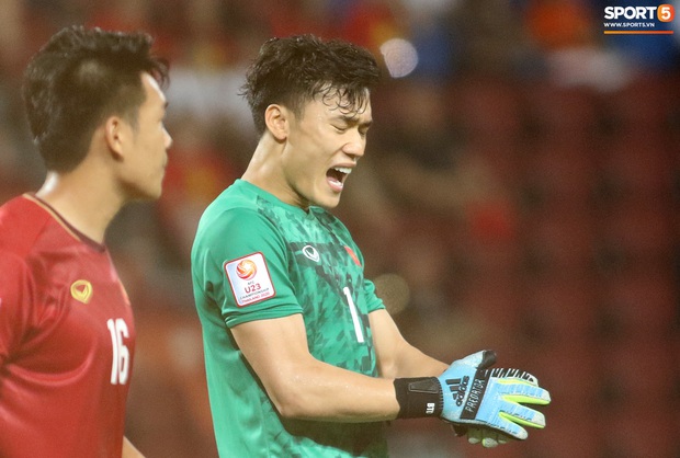 Bùi Tiến Dũng ngưỡng mộ Sơn Tùng M-TP, trả lời cực hay câu hỏi chọn bóng đá hay quảng cáo? - Ảnh 4.