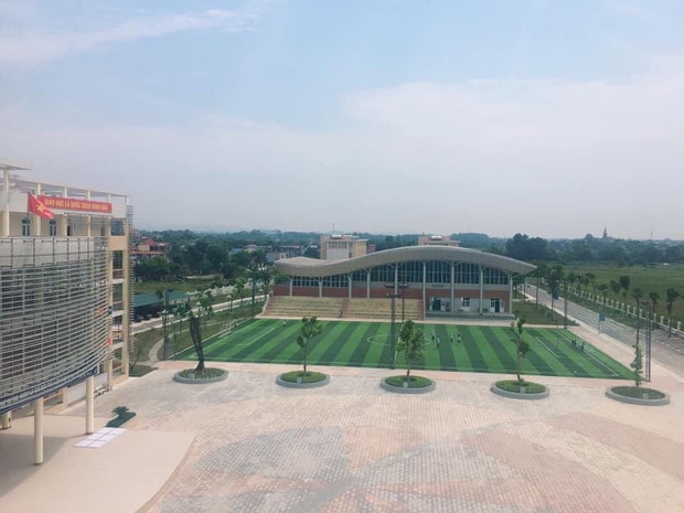 Kiến trúc sang chảnh hàng trăm tỷ đồng của các trường THPT Chuyên ở Việt Nam: Vị trí số 1 gây bất ngờ nhất - Ảnh 2.