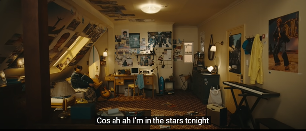 BTS hoá thân thành The Beatles, Michael Jackson, David Bowie - dù trở thành siêu sao quốc tế nhưng không bao giờ đánh mất mình trong MV Dynamite? - Ảnh 5.