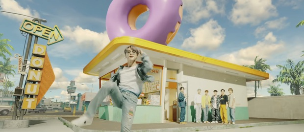 BTS hoá thân thành The Beatles, Michael Jackson, David Bowie - dù trở thành siêu sao quốc tế nhưng không bao giờ đánh mất mình trong MV Dynamite? - Ảnh 8.