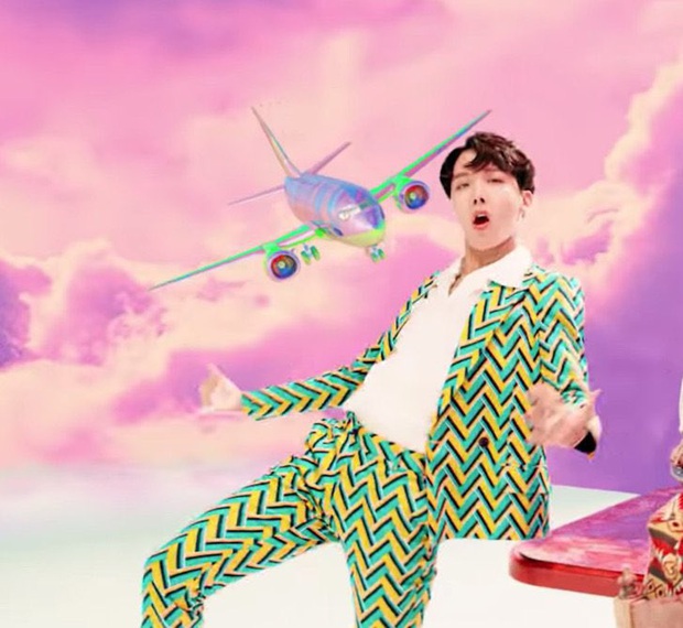 BTS hoá thân thành The Beatles, Michael Jackson, David Bowie - dù trở thành siêu sao quốc tế nhưng không bao giờ đánh mất mình trong MV Dynamite? - Ảnh 11.