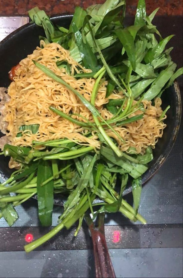 10 đĩa rau muống kinh hoàng được cư dân mạng khoe, chị Mỹ Tâm xem xong chắc bỏ luôn nghề xào rau! - Ảnh 20.