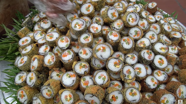 Chẳng ai như Bà Tân Vlog: dùng đỗ để làm kimbap, cuộn xong nhìn mà tá hoả - Ảnh 6.