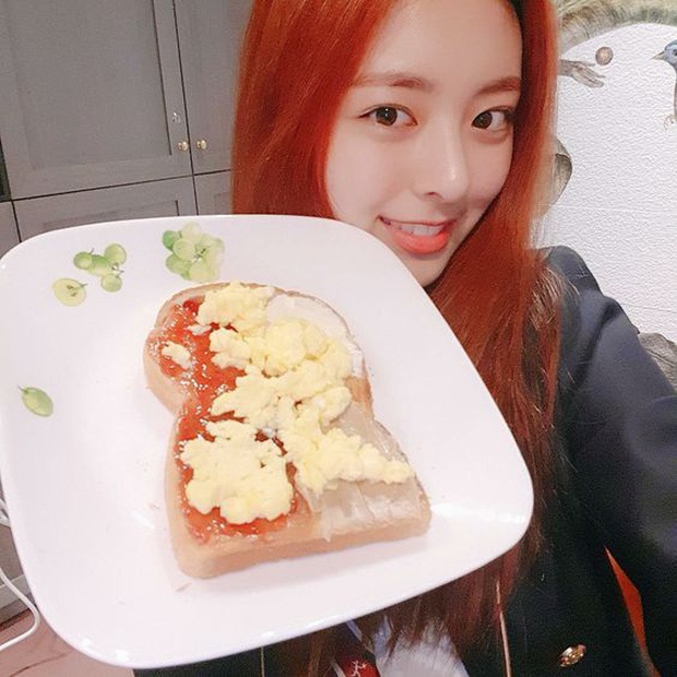 Hé lộ chế độ ăn của các thành viên ITZY: cả 5 cô đều trung thành với salad, riêng Yuna lại có một list toàn đồ ăn nhanh - Ảnh 19. Hé lộ chế độ ăn của các thành viên ITZY: cả 5 cô đều trung thành với salad, riêng Yuna lại có một list toàn đồ ăn nhanh - Ảnh 19.